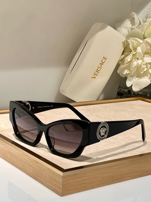 Versace Sunglasses 44